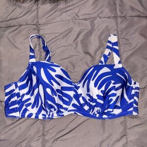 Kona Sol Blue and White Patterned Bikini Top